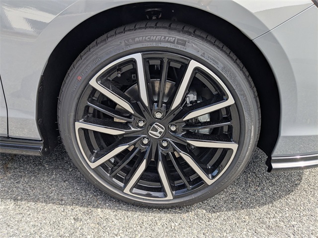 2025 Honda Accord Hybrid Touring photo 11