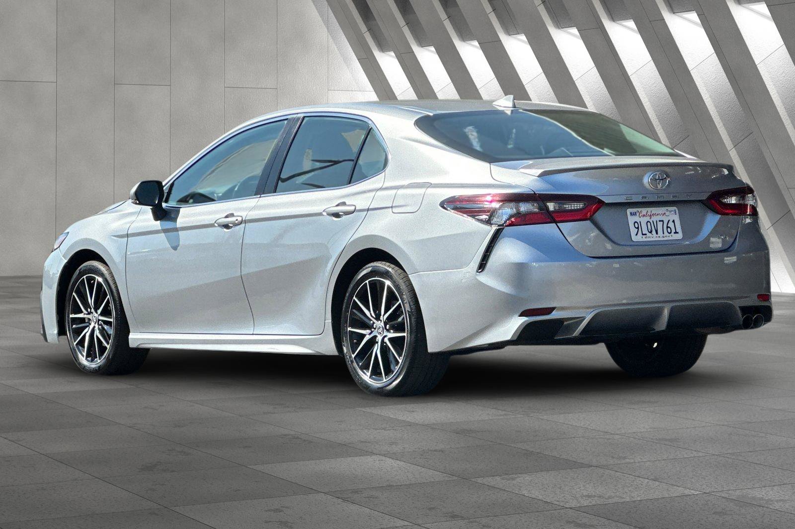 2024 Toyota Camry SE photo 5