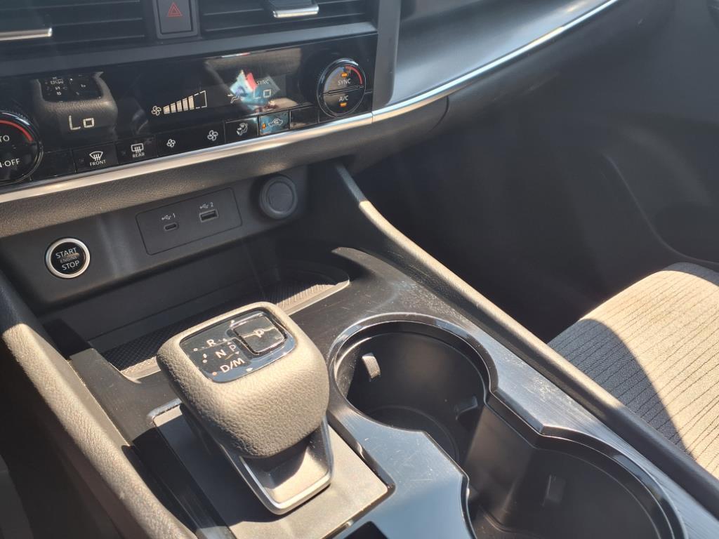 2023 Nissan Rogue SV photo 18