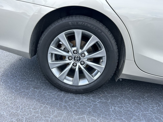 2015 Toyota Camry Hybrid XLE photo 7
