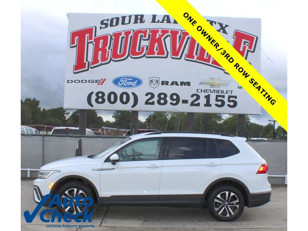 2022 Volkswagen Tiguan S's photo