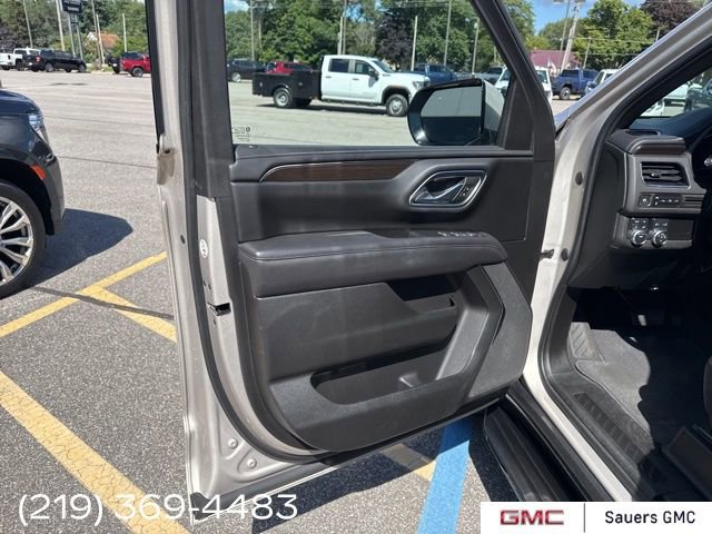 2022 Gmc Yukon SLE photo 6