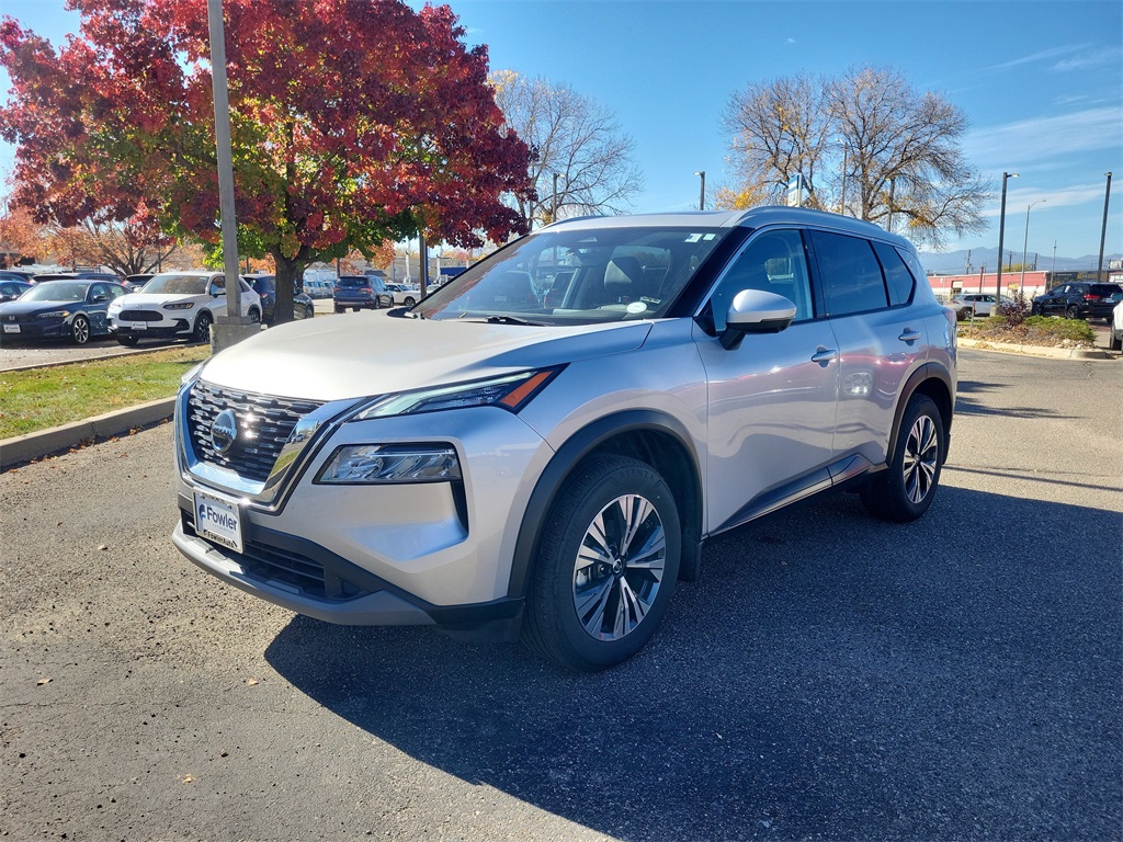 2021 Nissan Rogue SV photo 4