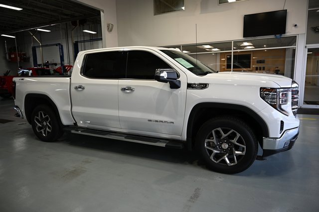 2022 Gmc Sierra 1500 SLT photo 3