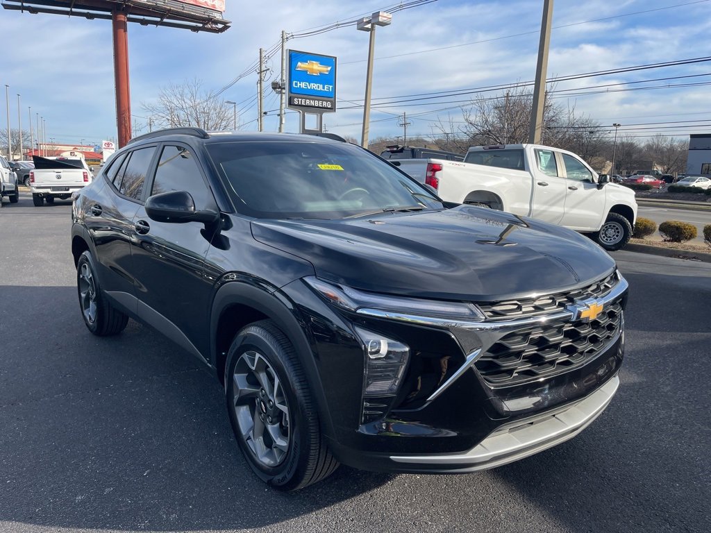 2025 Chevrolet Trax LT's photo