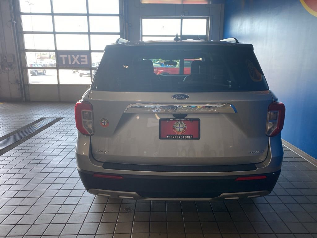 2023 Ford Explorer XLT photo 13