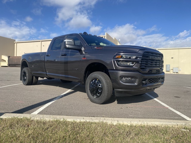 2026 RAM Ram 3500 Pickup Big Horn's photo