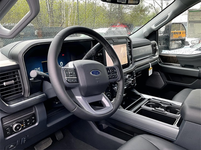 2025 Ford F-350 photo 6