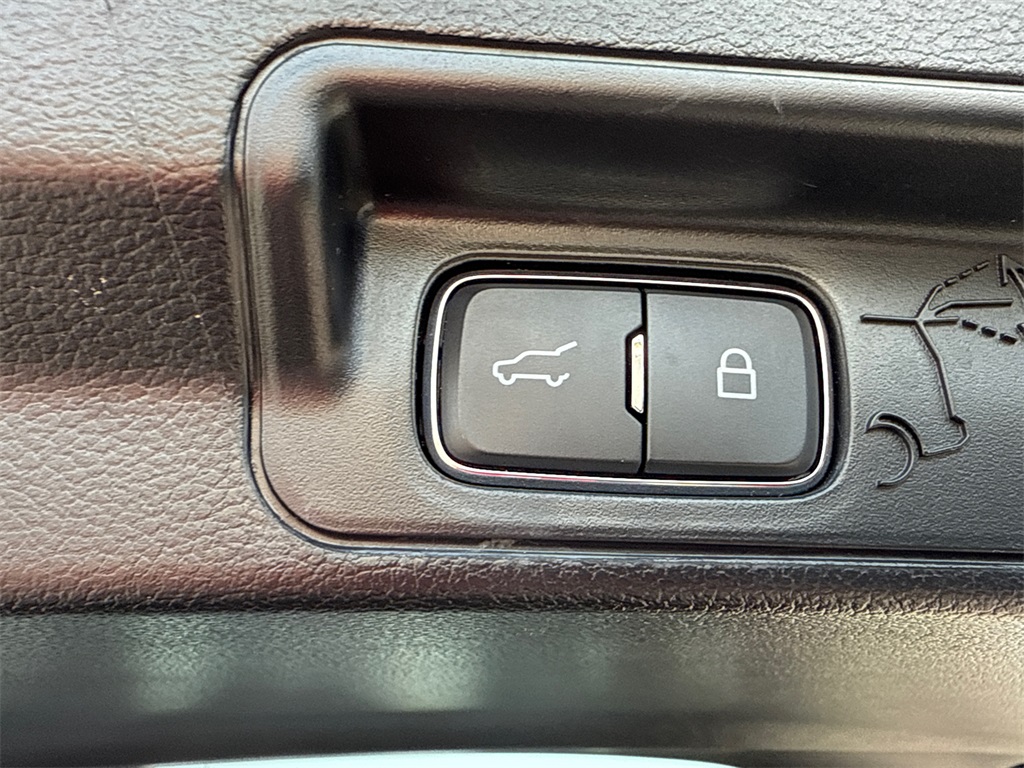 2022 Ford Explorer Timberline photo 16