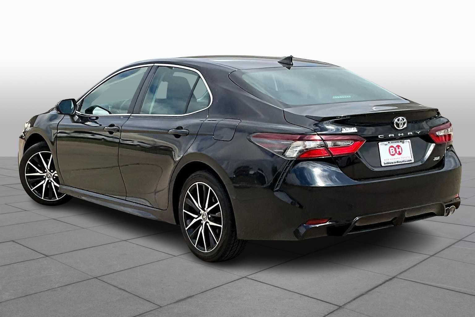 2023 Toyota Camry SE photo 9