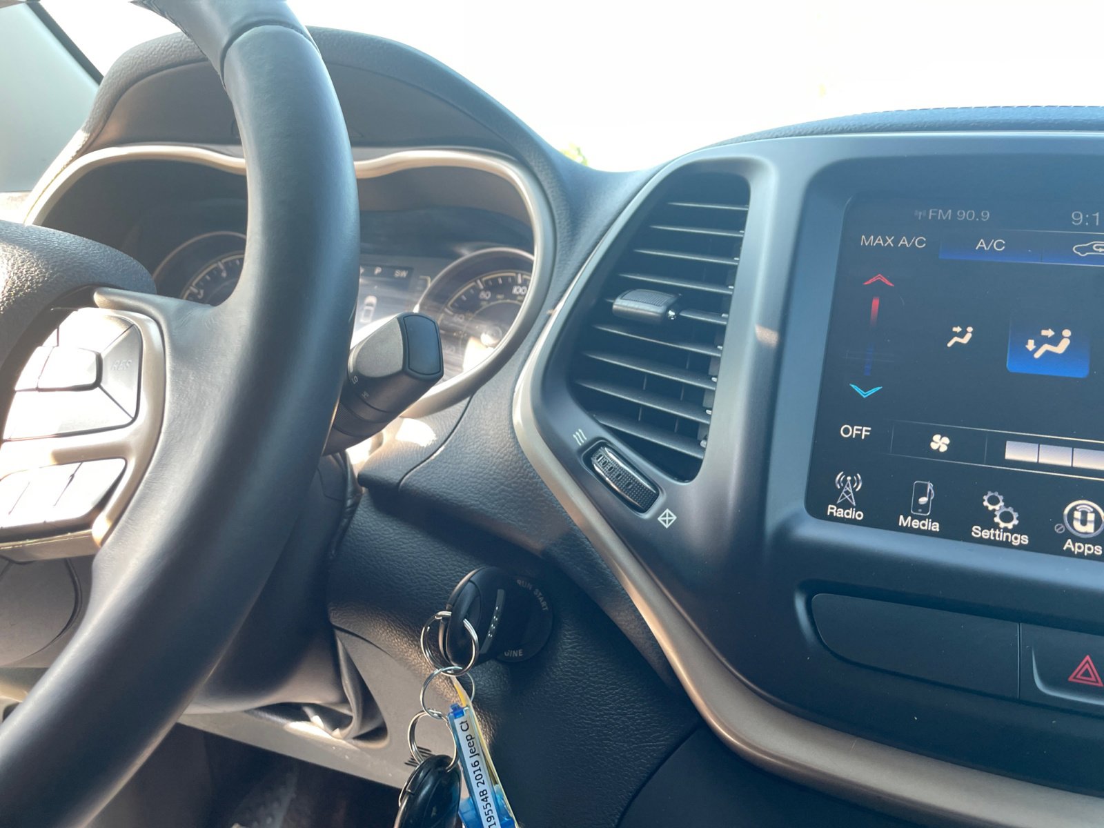 2016 Jeep Cherokee Latitude photo 25