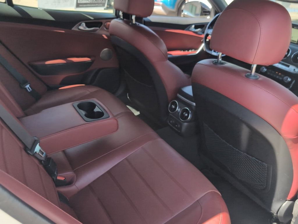 2019 Kia Stinger GT2 photo 17