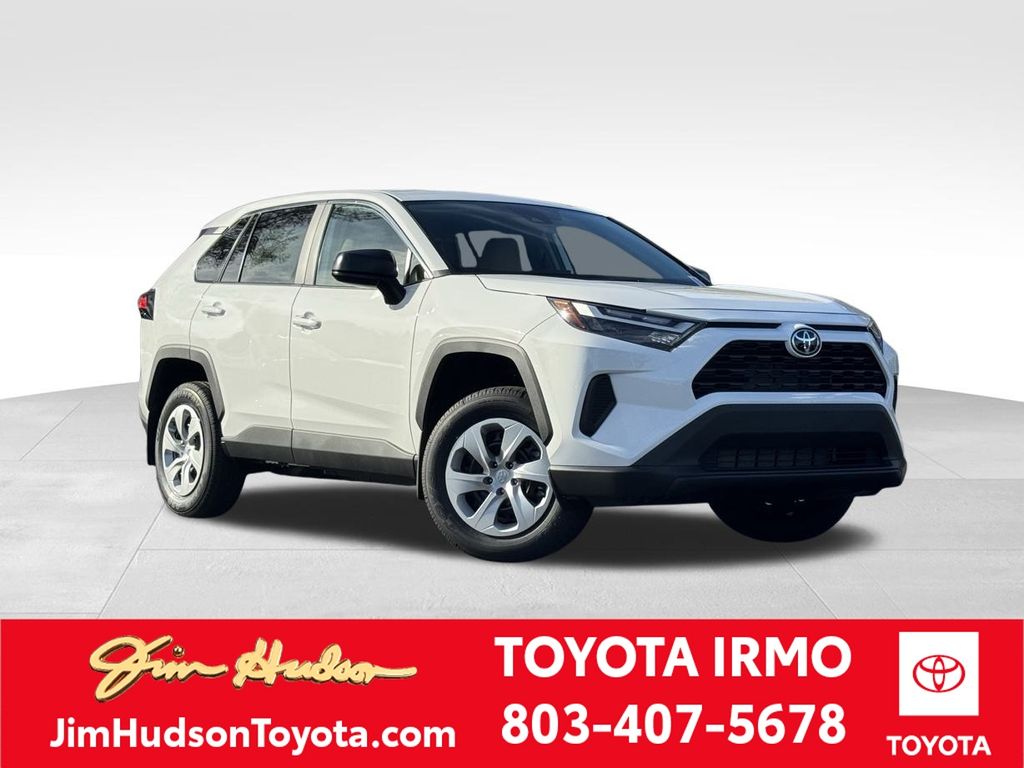 2025 Toyota RAV4 LE's photo