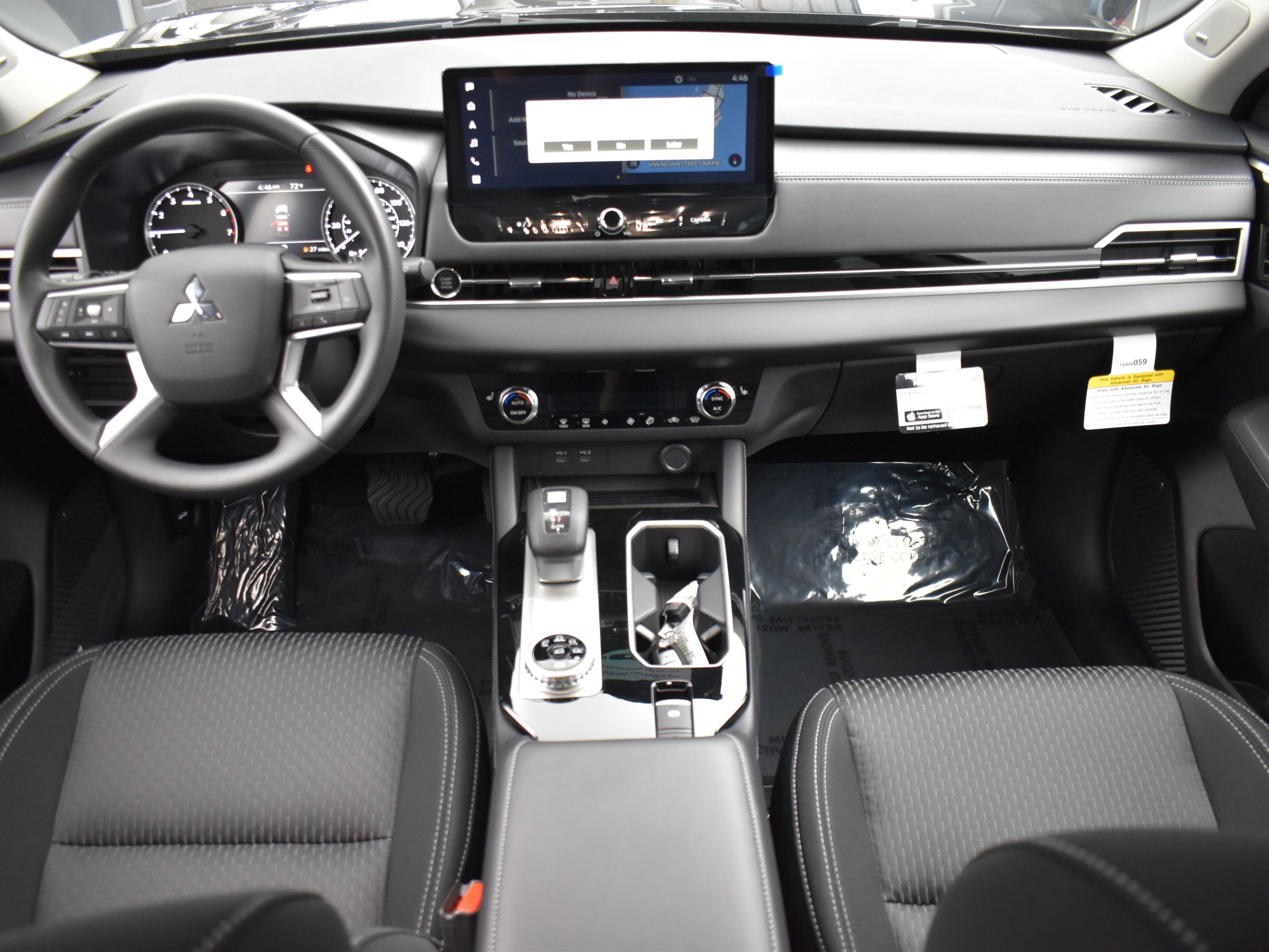 2025 Mitsubishi Outlander ES photo 15