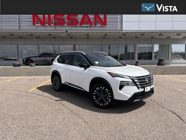 2025 Nissan Rogue Platinum's photo