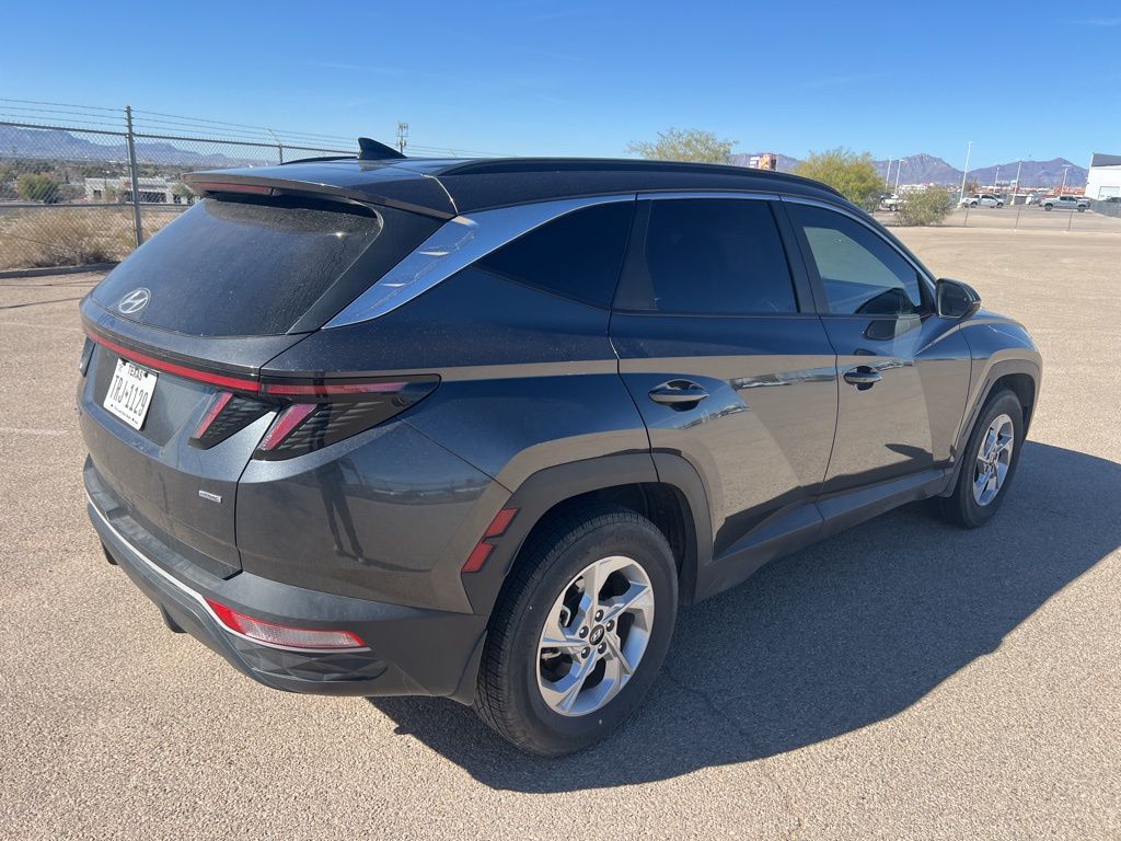 2022 Hyundai Tucson SEL photo 2