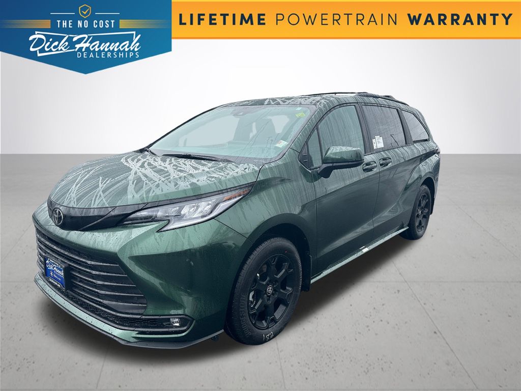 2026 Toyota Sienna Woodland Edition's photo