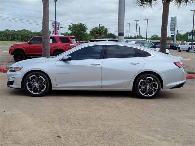 2022 Chevrolet Malibu photo 4
