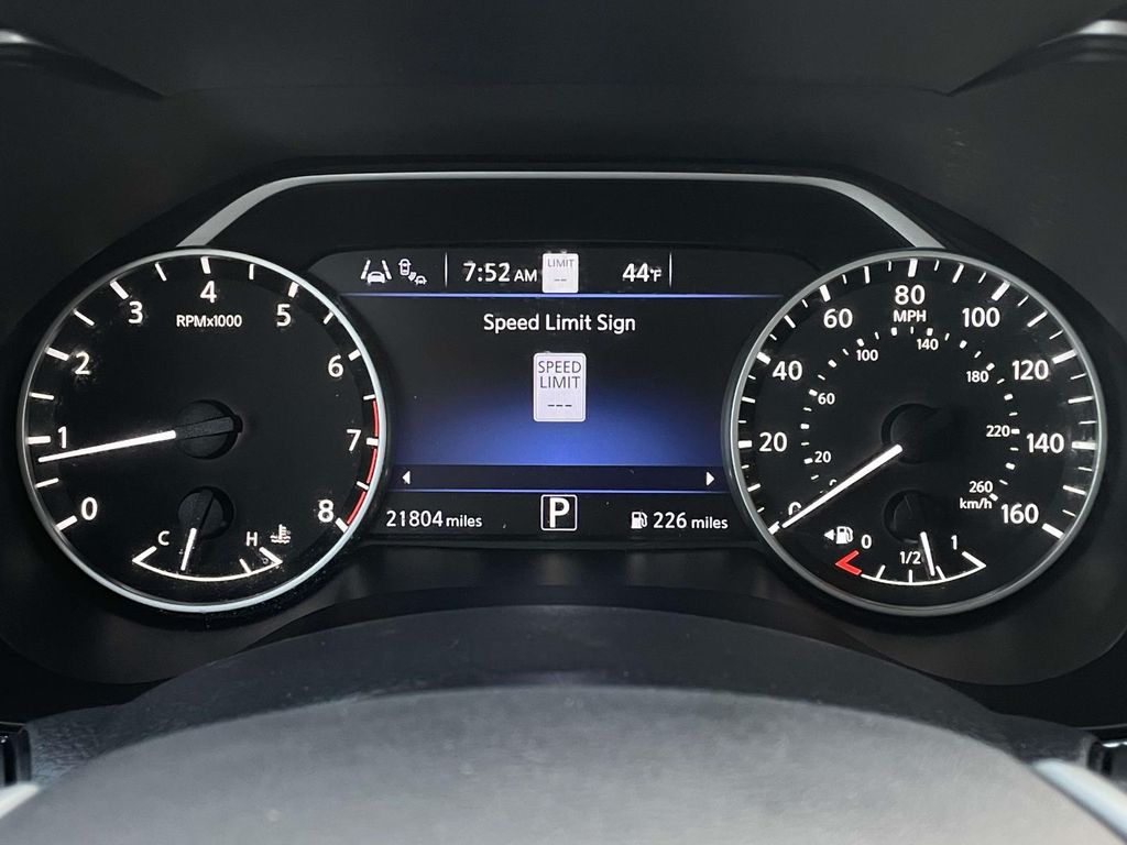 2020 Nissan Maxima SV photo 13