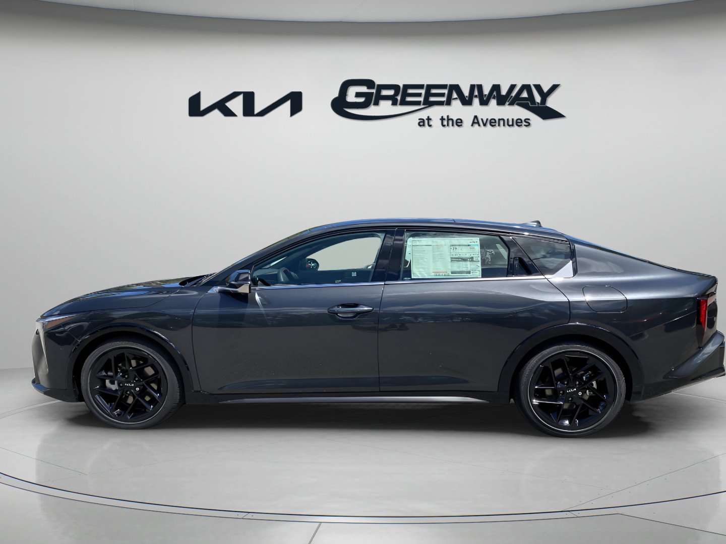 2025 Kia K4 GT-Line Turbo photo 2