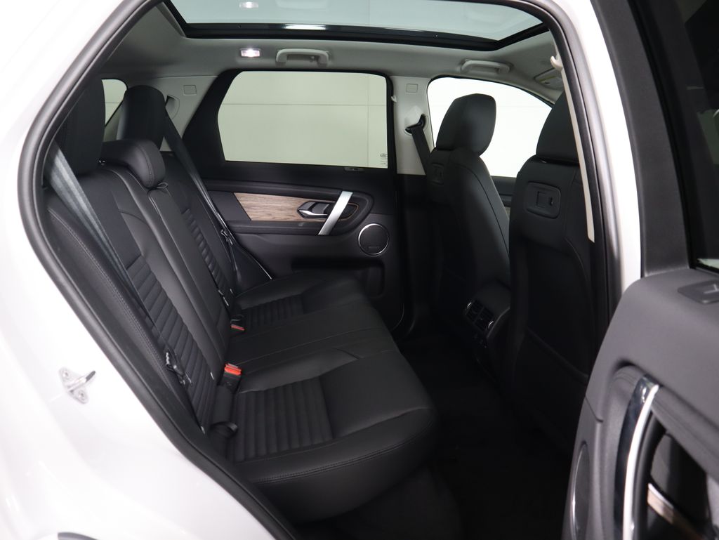 2025 Land Rover Discovery Sport S photo 23
