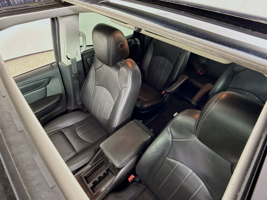 2016 Chevrolet Traverse LTZ photo 4