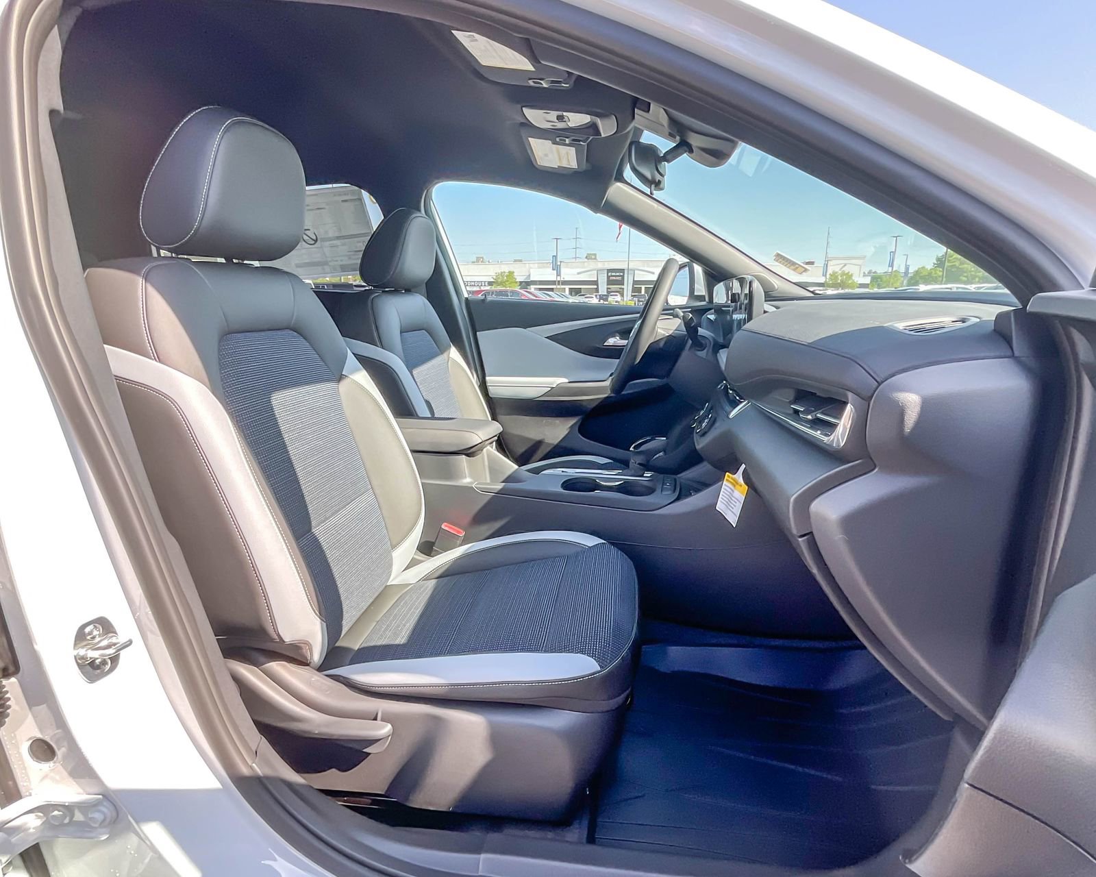 2025 Buick Envista Preferred photo 14