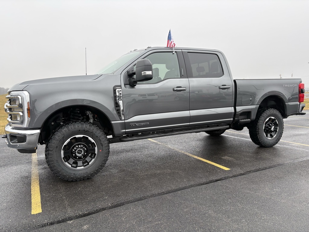 2026 Ford F-350 Super Duty Lariat's photo