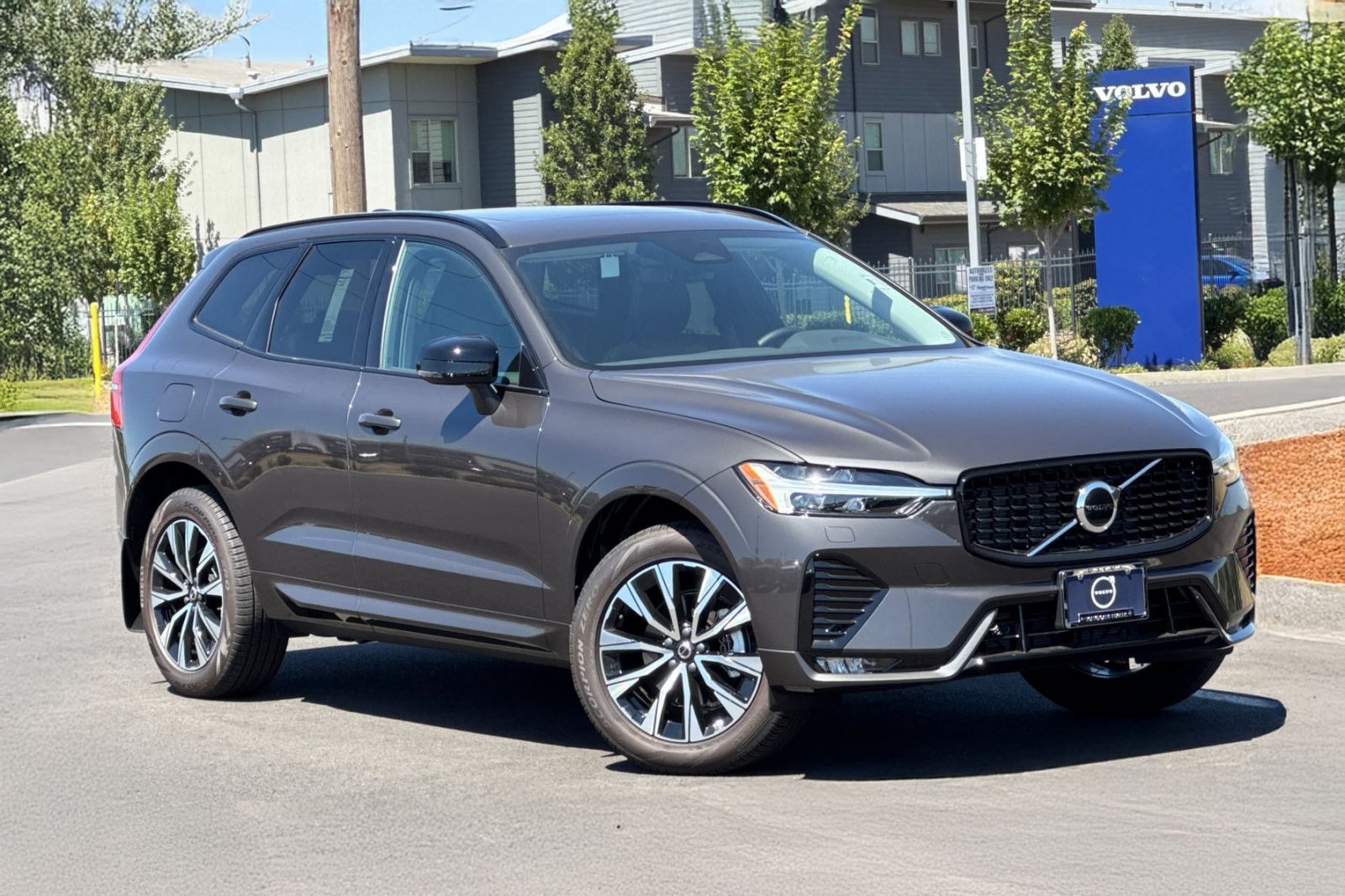 2025 Volvo XC60 Core