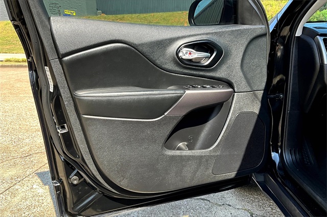 2020 Jeep Cherokee Latitude photo 20