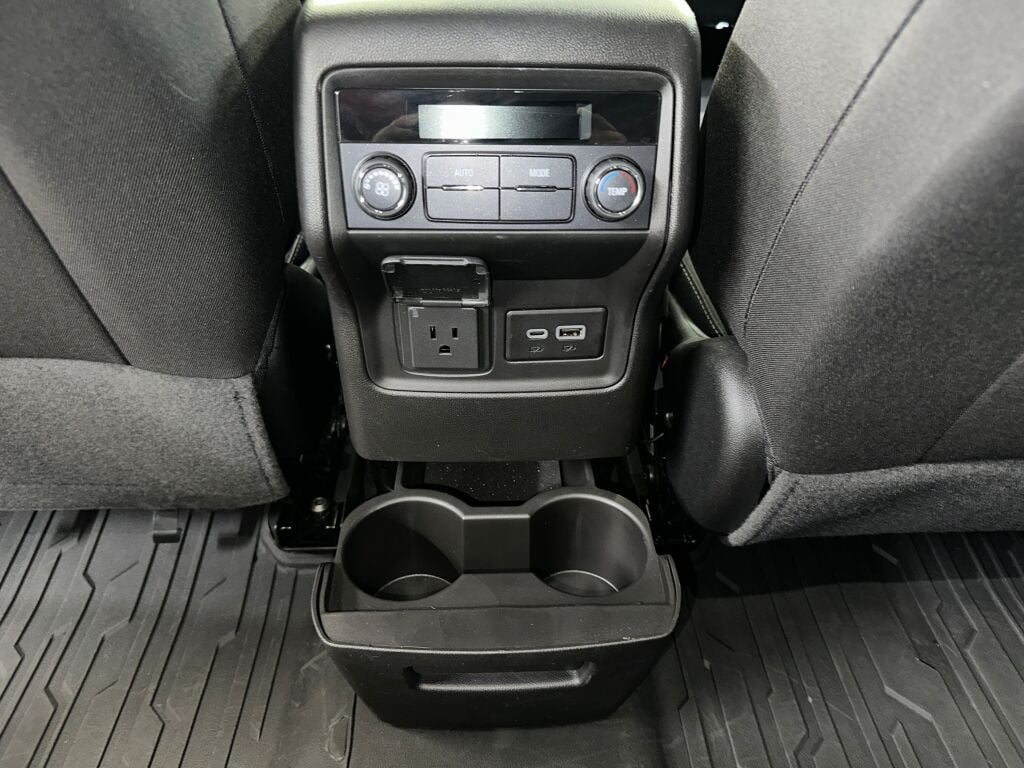 2023 Gmc Acadia SLE photo 17
