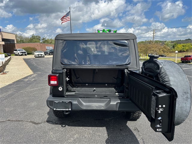 2023 Jeep Wrangler Willys photo 11