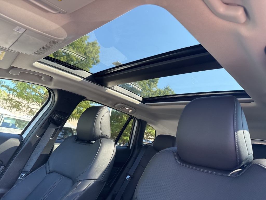 2025 Mazda CX-50 Premium Plus photo 2