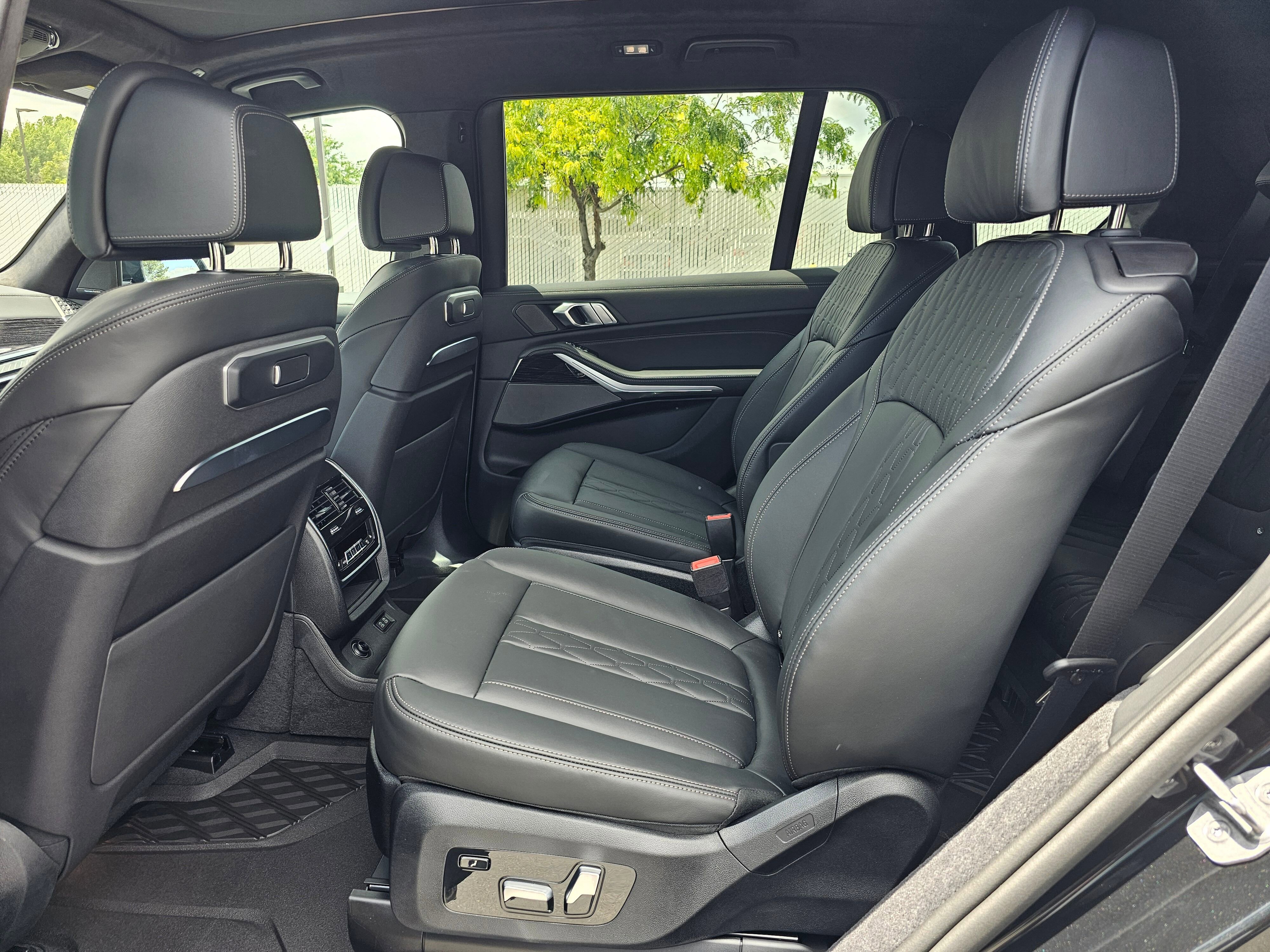 New 2026 Black Sapphire Metallic BMW M60i image 13