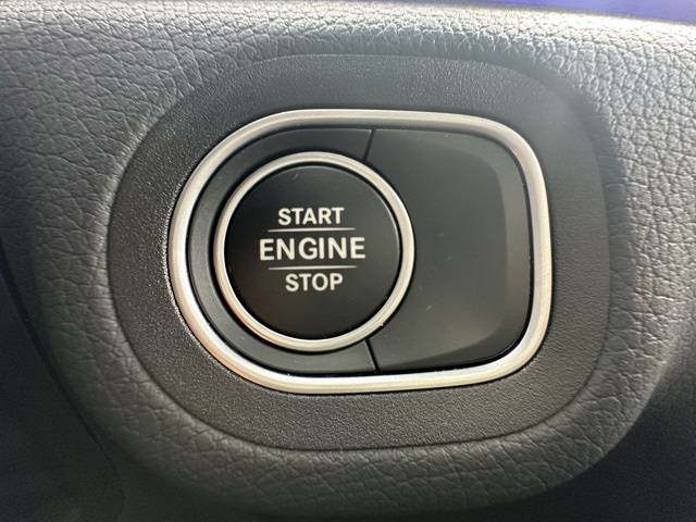 2025 Mercedes Benz GLE 450e photo 19