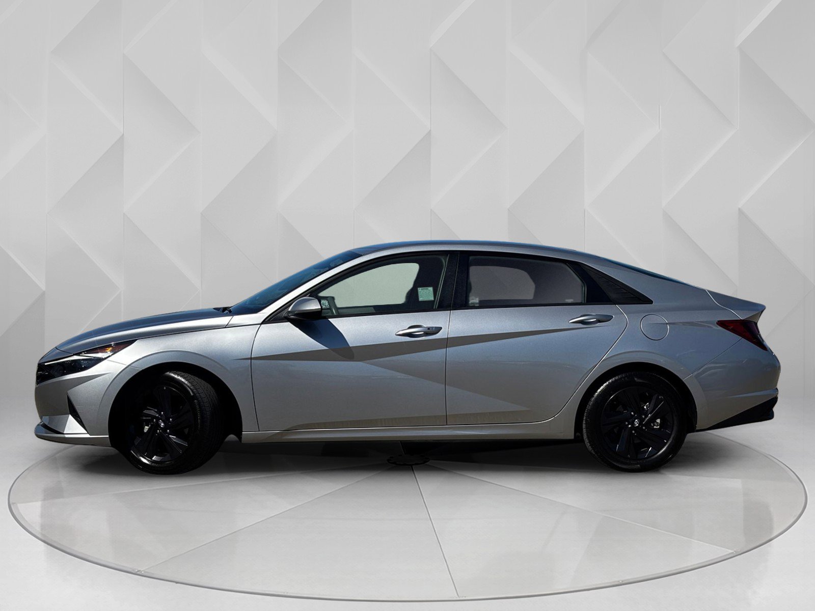 2021 Hyundai Elantra SEL Convenience photo 2