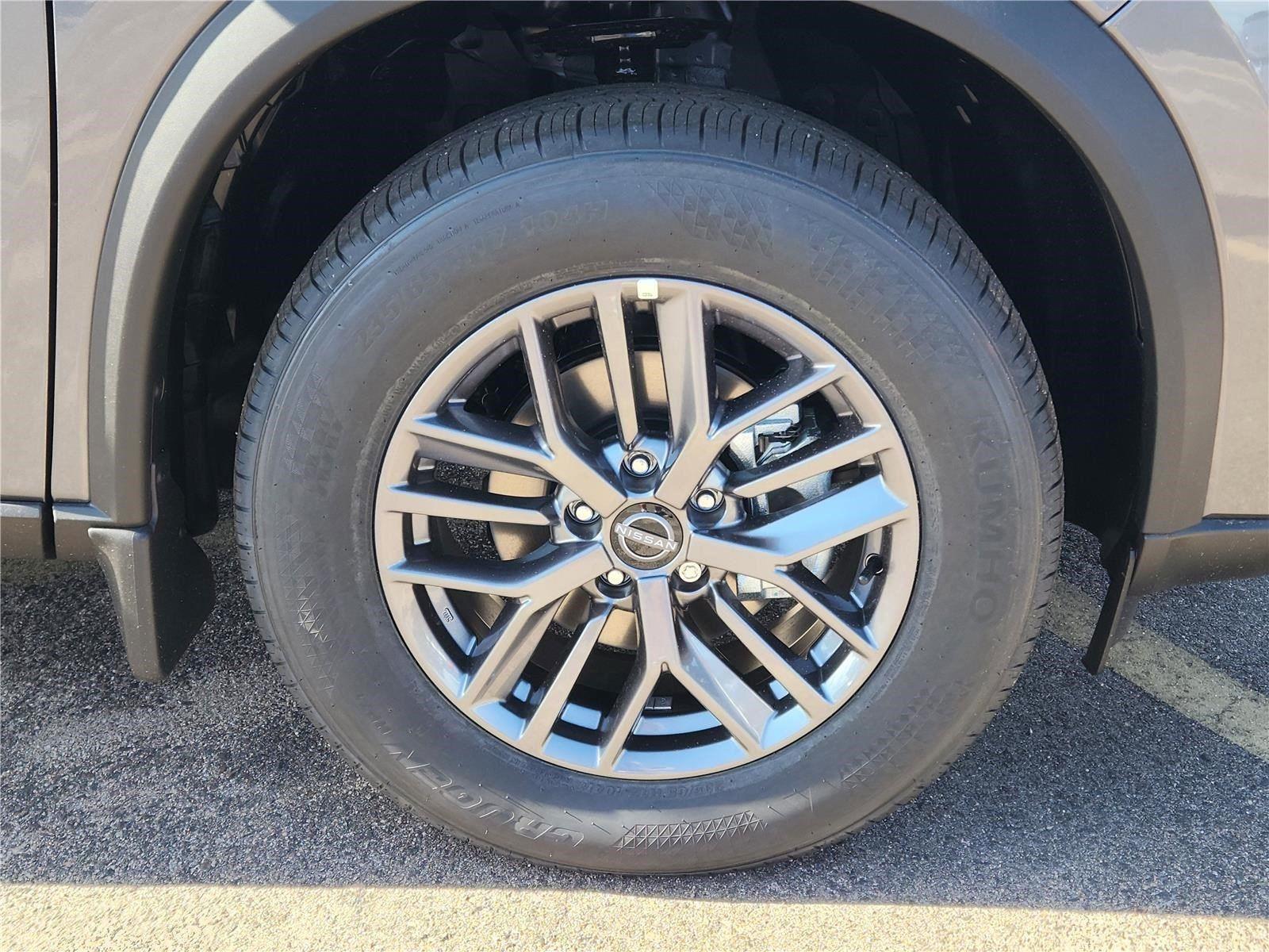 2026 Nissan Rogue S photo 2