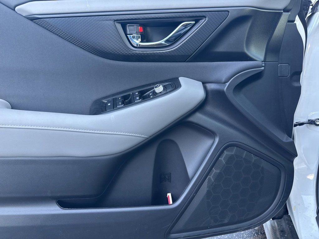 2025 SUBARU OUTBACK - Image 11