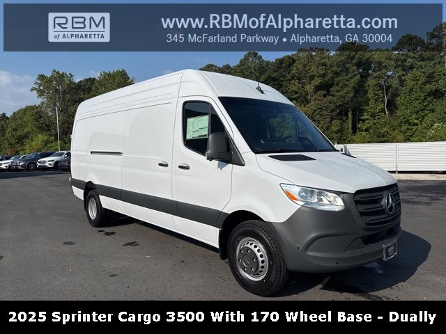 2025 Mercedes-Benz Sprinter Cargo Van Base's photo