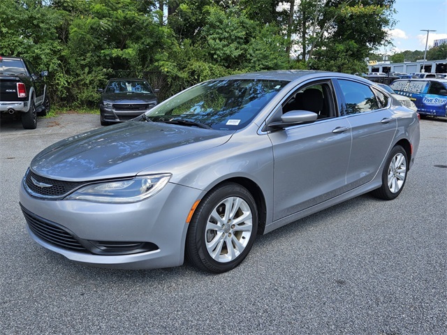 2016 Chrysler 200 LX photo 3