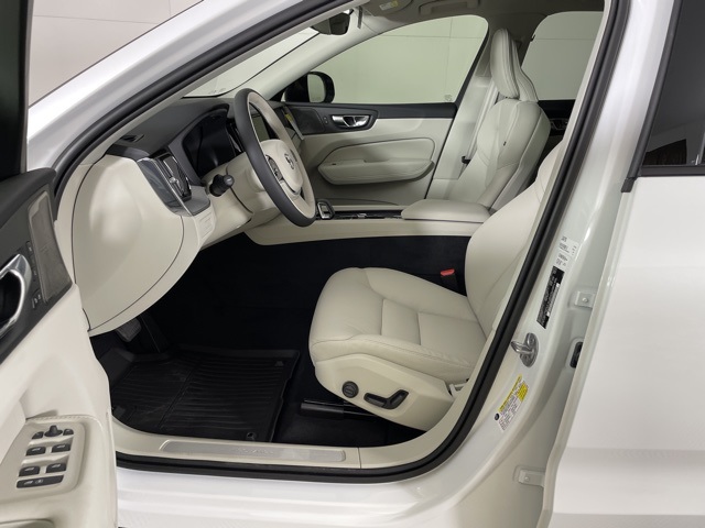 2024 Volvo XC60 Recharge T8 Plus photo 4