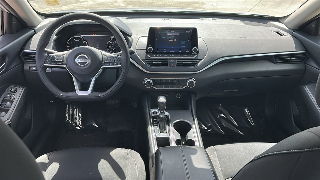2022 Nissan Altima 2.5 SV photo 13