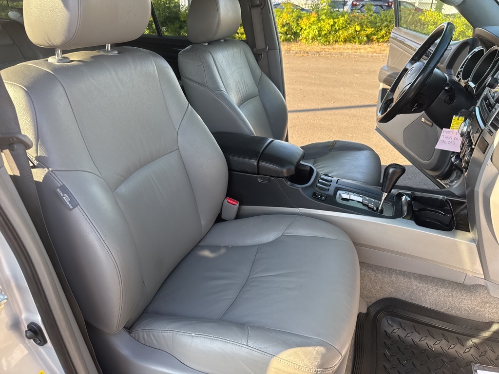 2007 Toyota 4Runner Limited V8 photo 32