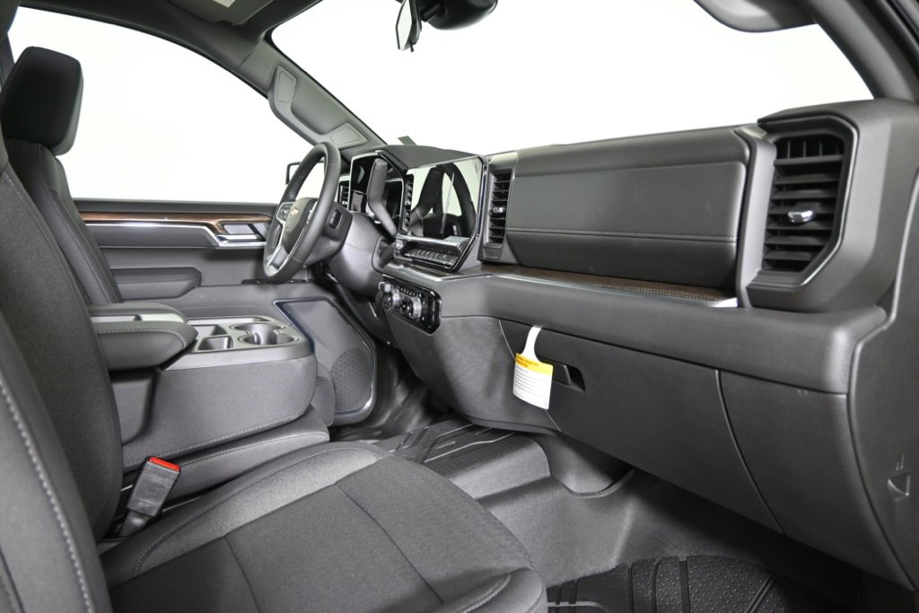 2025 Chevrolet Silverado 1500 LT photo 14