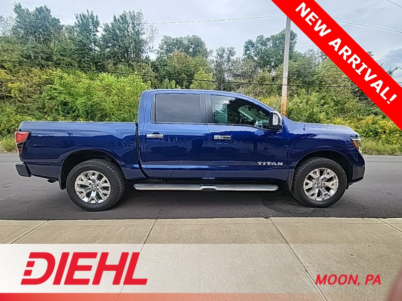 2021 Nissan Titan SL Crew Cab photo 7