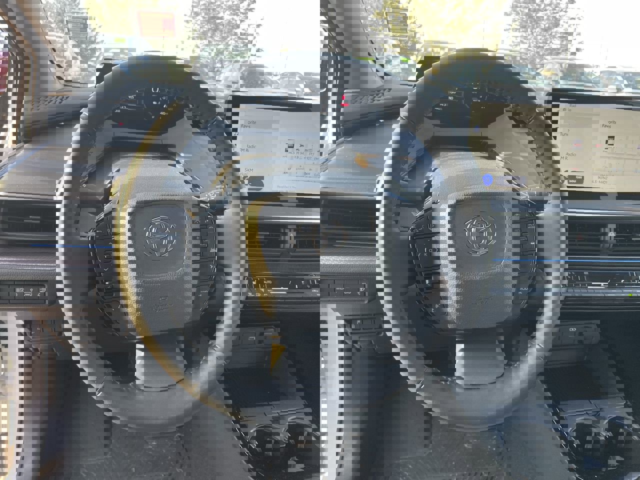 2025 Toyota Prius XLE photo 14
