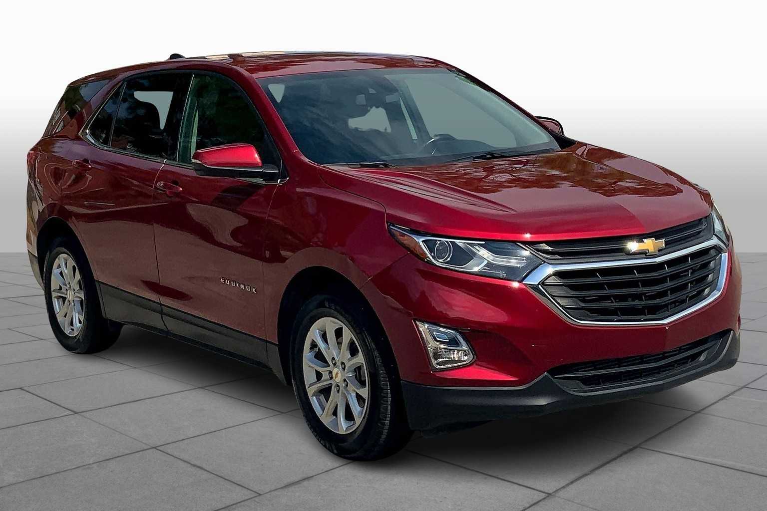 2018 Chevrolet Equinox LT photo 2