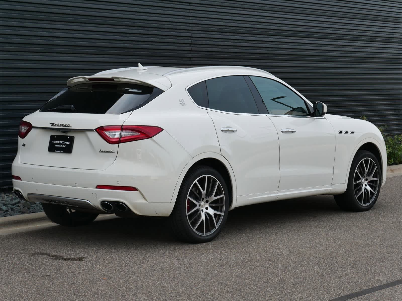 2017 Maserati Levante photo 11