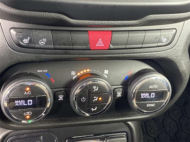 2015 Jeep Renegade Latitude photo 18