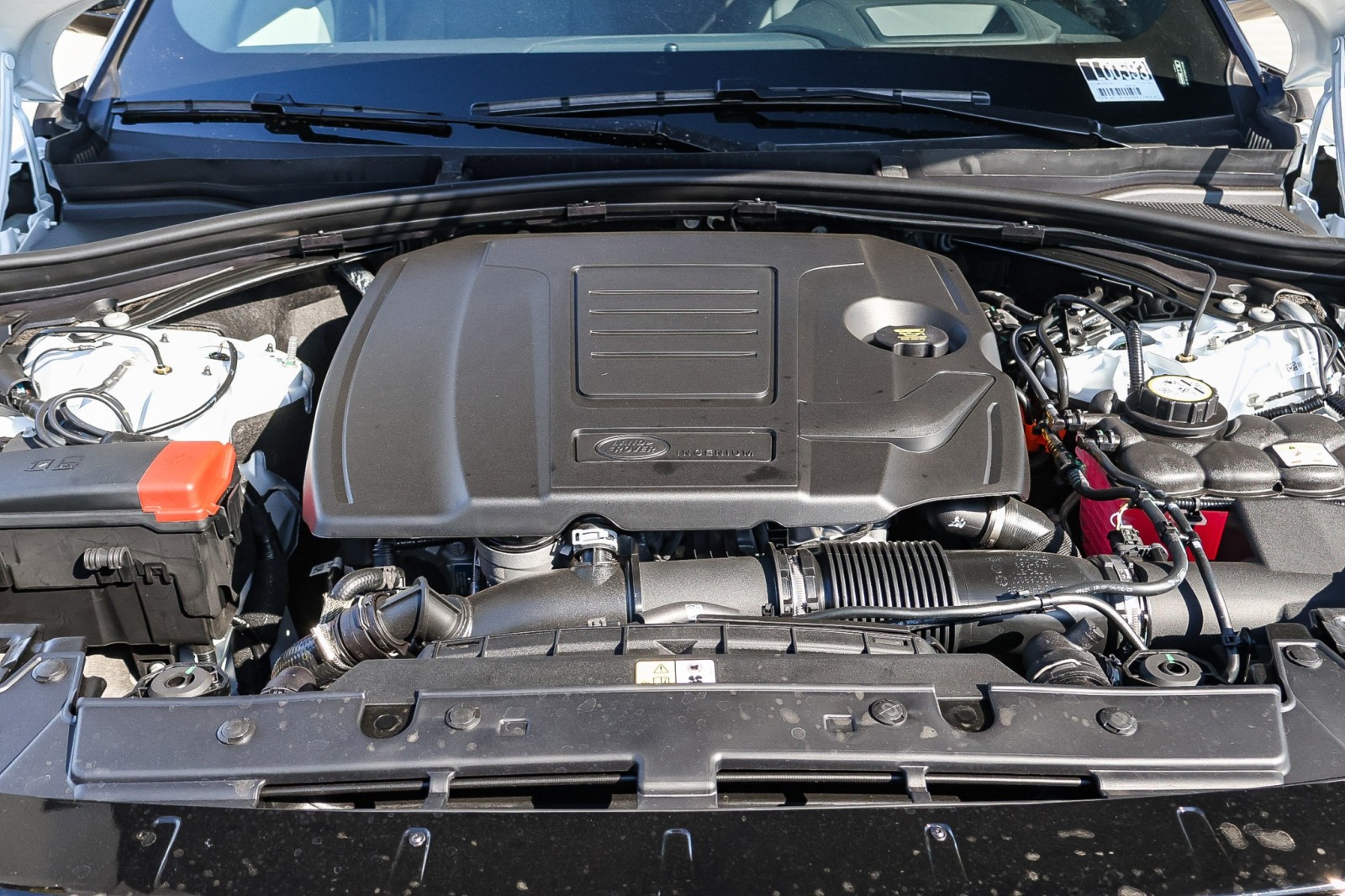 2026 Land Rover Range Rover Velar SE photo 18